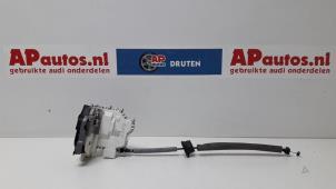Gebruikte Portierslot Mechaniek 4Deurs rechts-voor Audi A1 Sportback (8XA/8XF) Prijs € 45,00 Margeregeling aangeboden door AP Autos