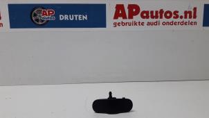 Gebruikte Ruitensproeier voor Audi A4 Avant (B8) 1.8 TFSI 16V Prijs € 5,00 Margeregeling aangeboden door AP Autos