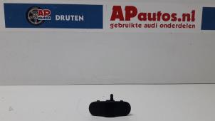 Gebruikte Ruitensproeier voor Audi A4 Avant (B8) 1.8 TFSI 16V Prijs € 5,00 Margeregeling aangeboden door AP Autos