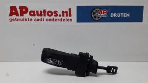 Gebruikte Deurvanger 4Deurs rechts-voor Audi A4 Avant (B8) 1.8 TFSI 16V Prijs € 20,00 Margeregeling aangeboden door AP Autos