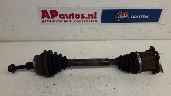 Gebruikte Aandrijfas links-voor Audi A4 Avant (B6) 1.9 TDI PDE 130 Prijs € 74,99 Margeregeling aangeboden door AP Auto's