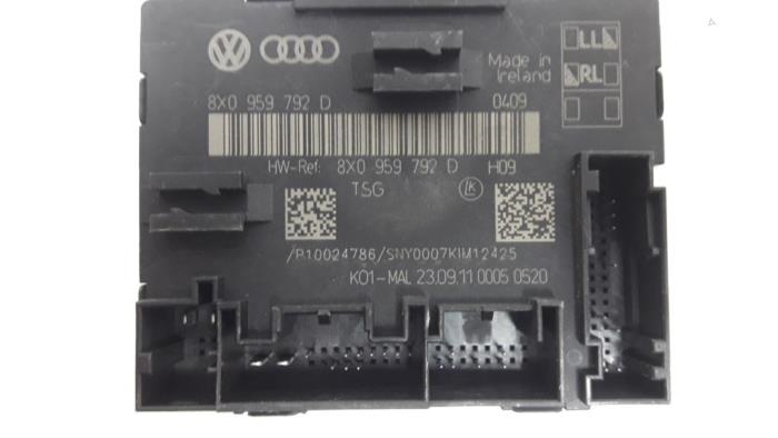 Module Centrale Deurvergrendeling van een Audi A1 (8X1/8XK) 1.2 TFSI 2011