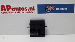 Gebruikte Boordcomputer Audi A8 (D3) 6.0 W12 48V Quattro Prijs € 115,00 Margeregeling aangeboden door AP Autos