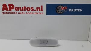 Gebruikte Binnenverlichting achter Audi A4 Avant (B8) 2.0 TDI 16V Prijs € 19,99 Margeregeling aangeboden door AP Autos