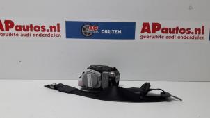 Gebruikte Veiligheidsgordel rechts-voor Audi A4 Avant (B8) 2.0 TDI 16V Prijs € 75,00 Margeregeling aangeboden door AP Autos
