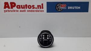 Gebruikte Luchtrooster Dashboard Audi A3 (8P1) 2.0 TDI 16V Prijs € 35,00 Margeregeling aangeboden door AP Autos