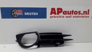 Gebruikte Afdekplaat mistlamp links Audi A3 (8P1) 2.0 TDI 16V Prijs € 15,00 Margeregeling aangeboden door AP Autos