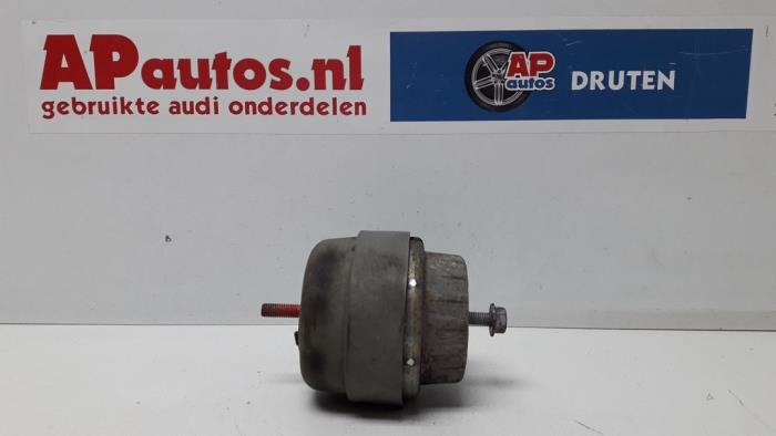 Motorsteun van een Audi A6 Avant (C6) 2.4 V6 24V 2005