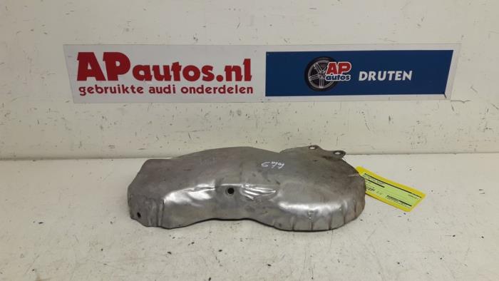 Gebruikte Hitteschild uitlaat Audi A3 Sportback (8VA/8VF) 2.0 TDI 16V Quattro Prijs € 24,99 Margeregeling aangeboden door AP Auto's
