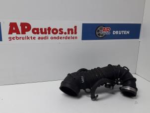 Gebruikte Luchtinlaat slang Audi A4 Cabrio (B7) 1.8 T 20V Prijs € 50,00 Margeregeling aangeboden door AP Autos