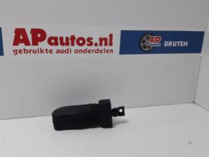 Gebruikte Deurvanger 4Deurs rechts-achter Audi Q5 (8RB) 2.0 TFSI 16V Quattro Prijs € 30,00 Margeregeling aangeboden door AP Autos