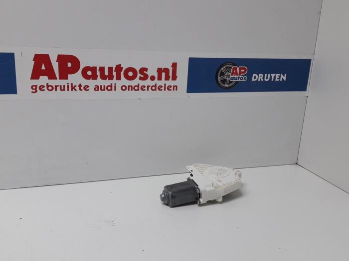 Portierruitmotor van een Audi Q5 (8RB) 2.0 TFSI 16V Quattro 2014