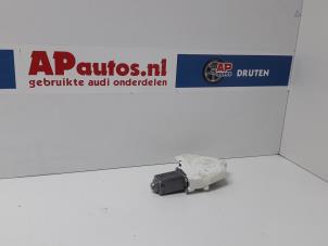 Gebruikte Portierruitmotor Audi Q5 (8RB) 2.0 TFSI 16V Quattro Prijs € 19,99 Margeregeling aangeboden door AP Autos