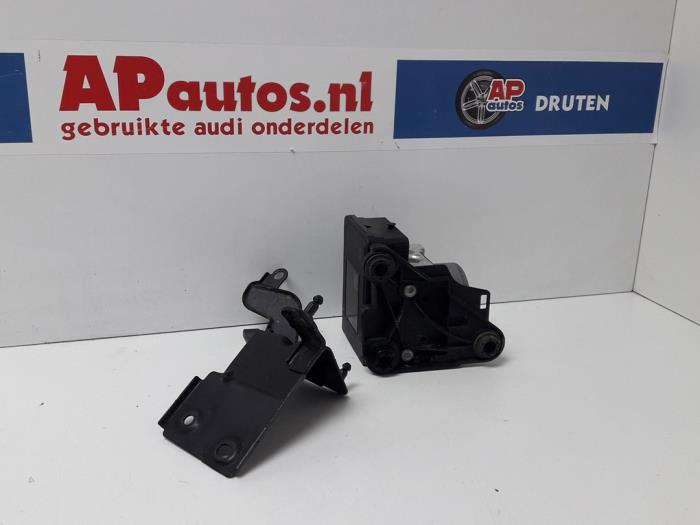 Gebruikte ABS Pomp Audi A3 Sportback (8VA/8VF) 2.0 TDI 16V Quattro Prijs € 149,99 Margeregeling aangeboden door AP Auto's