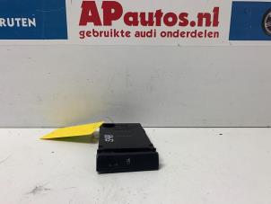 Gebruikte Bekerhouder Audi A6 Avant (C5) 2.5 TDI V6 24V Prijs € 20,00 Margeregeling aangeboden door AP Autos