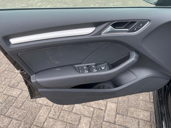 Bekleding Set (compleet) van een Audi A3 Sportback (8VA/8VF) 1.0 30 TFSI 12V 2019