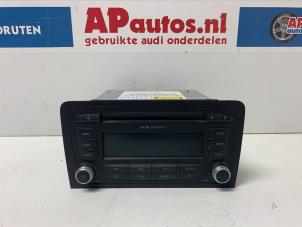 Gebruikte Radio CD Speler Audi A3 Sportback (8PA) 1.6 Prijs € 50,00 Margeregeling aangeboden door AP Autos