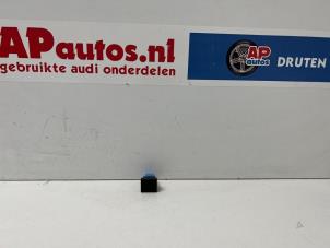 Gebruikte Airbag controle lampje Audi A3 Sportback (8PA) 1.6 Prijs € 15,00 Margeregeling aangeboden door AP Autos