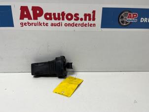 Gebruikte Deurvanger 2Deurs rechts Audi A1 (8X1/8XK) 1.2 TFSI Prijs € 17,50 Margeregeling aangeboden door AP Autos