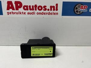 Gebruikte Deurvergrendeling Vacuumpomp Elektrisch Audi A4 (B5) 1.6 Prijs € 50,00 Margeregeling aangeboden door AP Autos