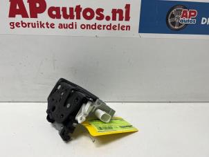 Gebruikte Deurslot Mechaniek 4Deurs links-voor Audi A3 Sportback (8VA/8VF) 1.0 30 TFSI 12V Prijs € 24,99 Margeregeling aangeboden door AP Autos