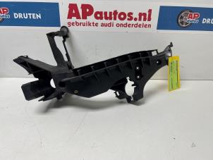 Gebruikte Koplampframe links Audi A4 Avant (B8) 1.8 TFSI 16V Quattro Prijs € 29,99 Margeregeling aangeboden door AP Autos