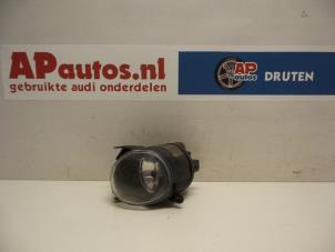 Gebruikte Mistlamp rechts-voor Audi A8 (D2) 2.5 TDI V6 24V Prijs € 34,99 Margeregeling aangeboden door AP Autos