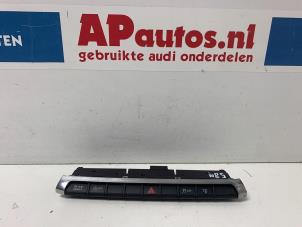 Gebruikte Schakelaar Paniekverlichting Audi A3 Sportback (8VA/8VF) 1.4 TFSI 16V Prijs € 29,99 Margeregeling aangeboden door AP Autos