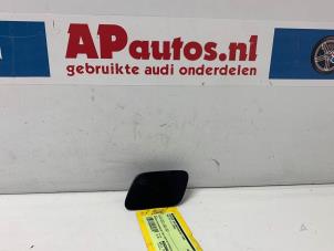 Gebruikte Afdekkap koplampsproeier links Audi A4 Avant (B7) 2.5 TDI V6 24V Prijs € 19,99 Margeregeling aangeboden door AP Autos