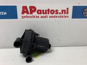Gebruikte Luchtpomp Uitlaatgas Audi A4 Avant (B6) 2.4 V6 30V Prijs € 34,99 Margeregeling aangeboden door AP Autos