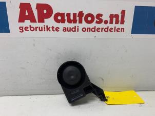 Gebruikte Alarm sirene Audi A4 Avant (B7) 2.5 TDI V6 24V Prijs € 34,99 Margeregeling aangeboden door AP Autos