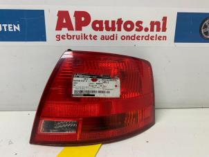 Gebruikte Achterlicht rechts Audi A4 Avant (B7) 2.5 TDI V6 24V Prijs € 24,99 Margeregeling aangeboden door AP Auto's