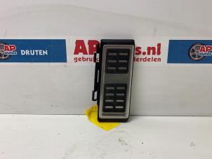 Gebruikte Voetsteun Audi A3 Sportback (8VA/8VF) 1.4 TFSI ACT Ultra 16V Prijs € 19,99 Margeregeling aangeboden door AP Auto's