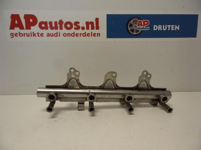 Gebruikte Injector brug Audi A4 (B8) 2.0 TFSI 16V Prijs € 24,99 Margeregeling aangeboden door AP Auto's