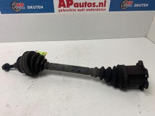 Gebruikte Aandrijfas links-voor Audi A6 Avant (C5) 2.5 TDI V6 24V Prijs € 49,99 Margeregeling aangeboden door AP Auto's