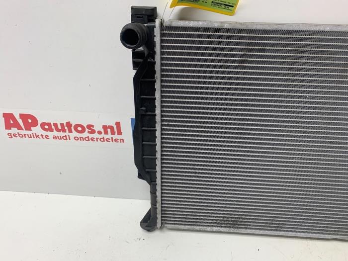 Radiateur van een Audi A6 Avant (C5) 2.5 TDI V6 24V 2001