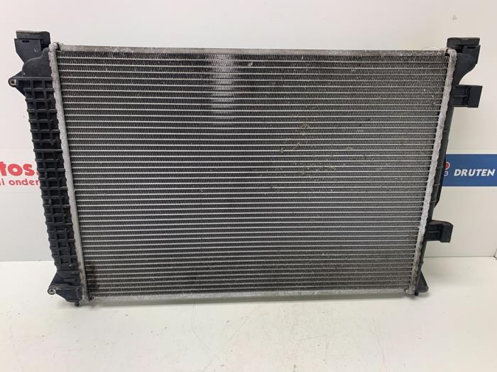 Radiateur van een Audi A6 Avant (C5) 2.5 TDI V6 24V 2001