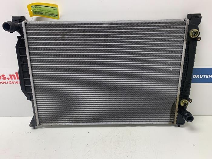 Radiateur van een Audi A6 Avant (C5) 2.5 TDI V6 24V 2001