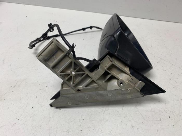Buitenspiegel links van een Audi A4 Cabriolet (B6) 2.4 V6 30V 2002