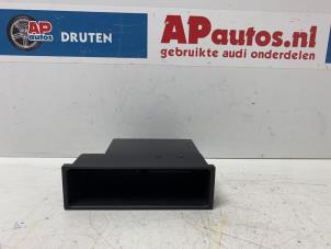 Gebruikte Opbergvak Audi TT (8J3) 2.0 TFSI 16V Prijs € 29,99 Margeregeling aangeboden door AP Auto's