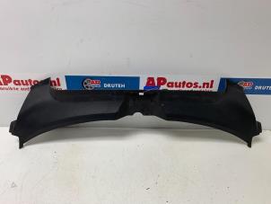 Gebruikte Afdekplaat diversen Audi A6 Avant (C6) 2.4 V6 24V Prijs € 19,99 Margeregeling aangeboden door AP Auto's
