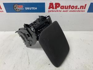 Gebruikte Armsteun Audi A4 Avant (B8) 1.8 TFSI 16V Prijs € 29,99 Margeregeling aangeboden door AP Auto's