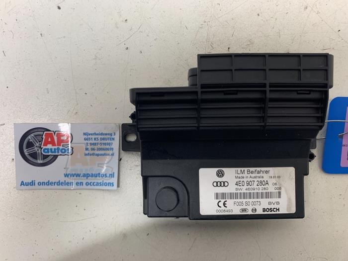Gebruikte Boordcomputer Audi A8 (D3) 4.2 V8 40V Quattro Prijs € 49,99 Margeregeling aangeboden door AP Auto's
