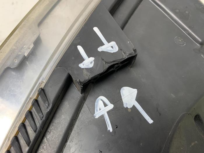 Koplamp rechts van een Audi A6 Avant (C6) 4.2 V8 40V Quattro 2005