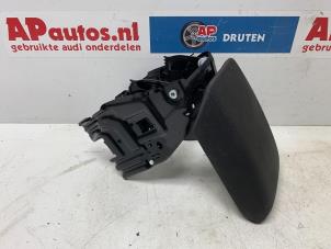 Gebruikte Armsteun Audi A4 Avant (B8) 2.7 TDI V6 24V Prijs € 29,99 Margeregeling aangeboden door AP Auto's
