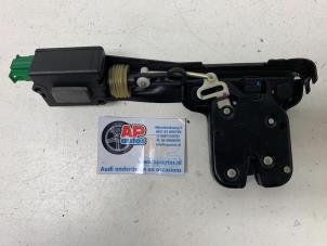 Gebruikte Slotmechaniek Achterklep Audi TT (8N3) 1.8 20V Turbo Prijs € 24,99 Margeregeling aangeboden door AP Auto's