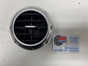 Gebruikte Luchtrooster Dashboard Audi TT (8N3) 1.8 20V Turbo Quattro Prijs € 19,99 Margeregeling aangeboden door AP Auto's