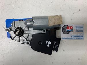 Gebruikte Schuifdak Motor Volkswagen Phaeton (3D) 3.0 V6 TDI 24V 4Motion Prijs € 74,99 Margeregeling aangeboden door AP Auto's