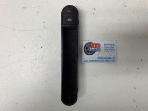 Gebruikte Schakelaar Centr. Deurvergrendeling Audi TT (8N3) 1.8 T 20V Quattro Prijs € 9,99 Margeregeling aangeboden door AP Auto's