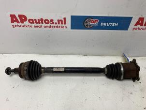 Gebruikte Aandrijfas links-voor Audi A4 Avant (B7) 2.0 20V Prijs € 34,99 Margeregeling aangeboden door AP Auto's
